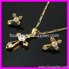 18K Gold Cross Shape Deisgn Charm Pendant Jewelry Set 1120165