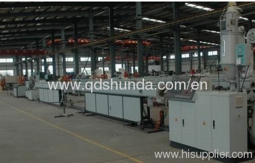 Plastic PE pipe extruding machine