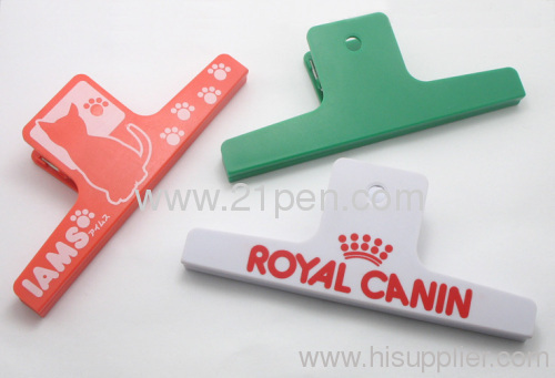 plastic clip for office supplies