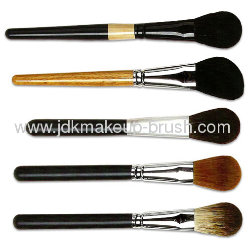 Powder brush with nylon hair