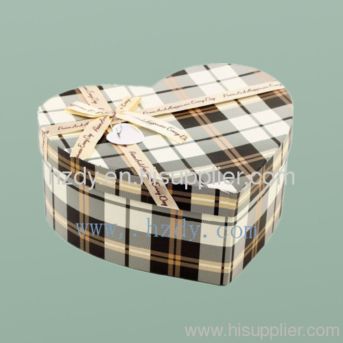 Heart sharp paper gift box