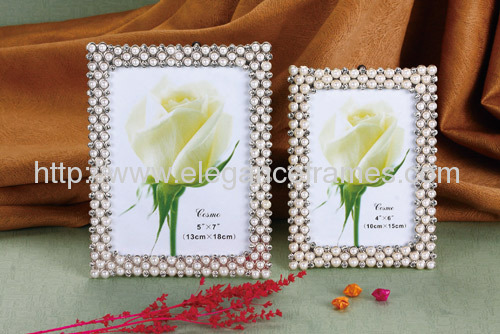 Diecasting Peals inseted Border Pearled Photo Frame