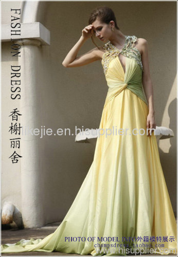 yellow Trailing wedding dress