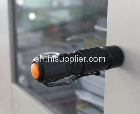 Led magnetic base flashlight