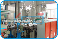 Characters of three-layer co-extruded PP-R -PP cold and hot water pipe production 