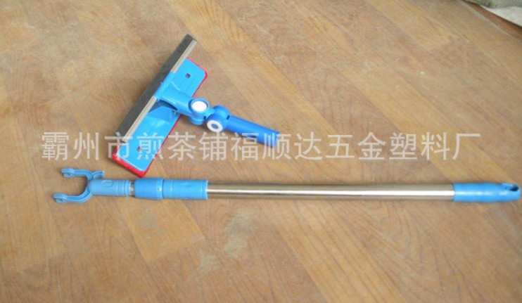 Foldable car window squeegee 