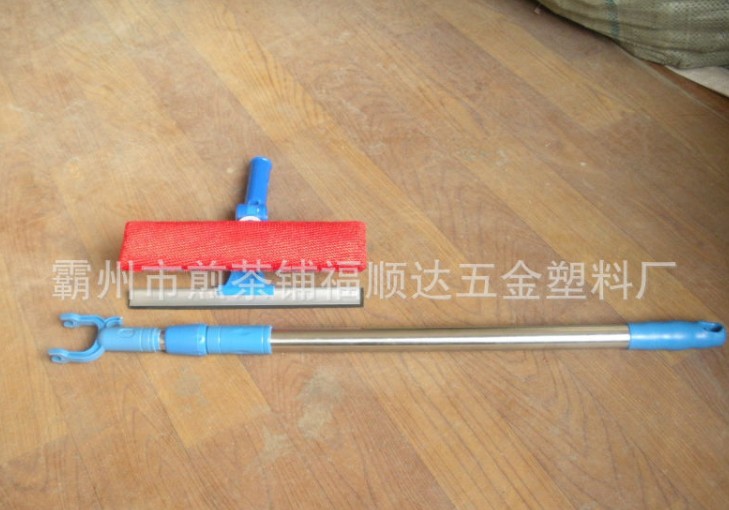 Foldable car window squeegee 