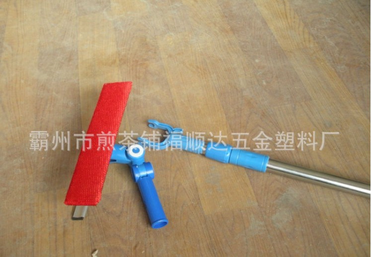 Foldable car window squeegee 