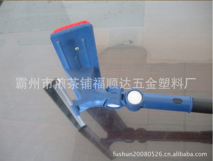 Foldable car window squeegee 