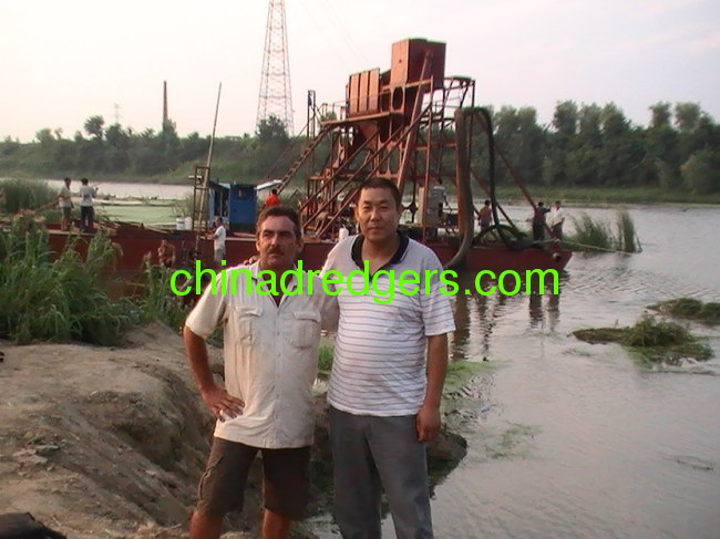 Sand pumpingof gold equipment