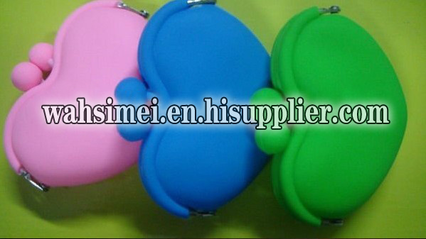 Heart shaped silicone purse for coin