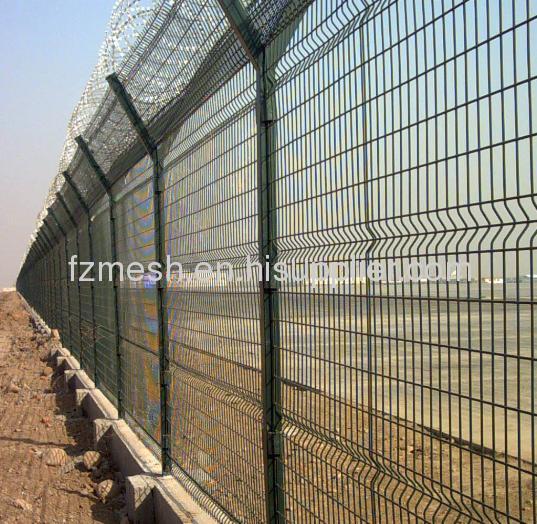 Barbed low carbon steel wire mesh fence 