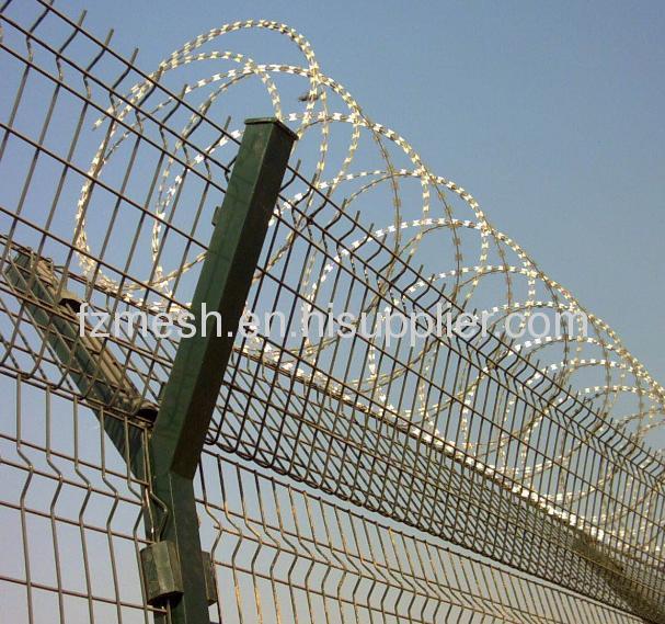 Barbed low carbon steel wire mesh fence 