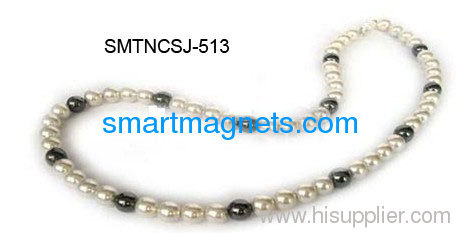 Imitates pearl color magnetic necklace