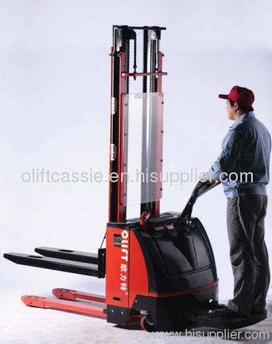 1500kg Battery operated electric stacker