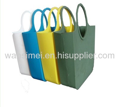 Silicone purses and handbags in various styles