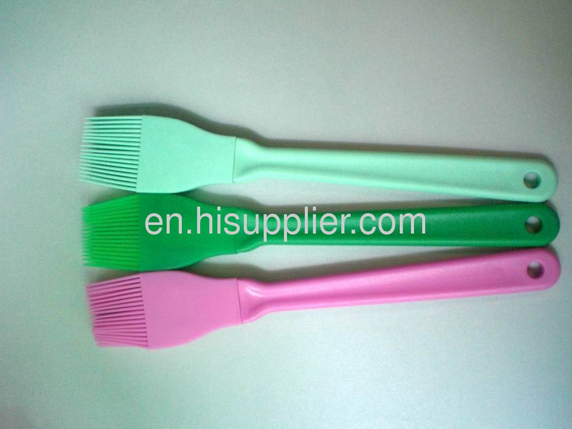 2012 Fashion new design silicone brushes