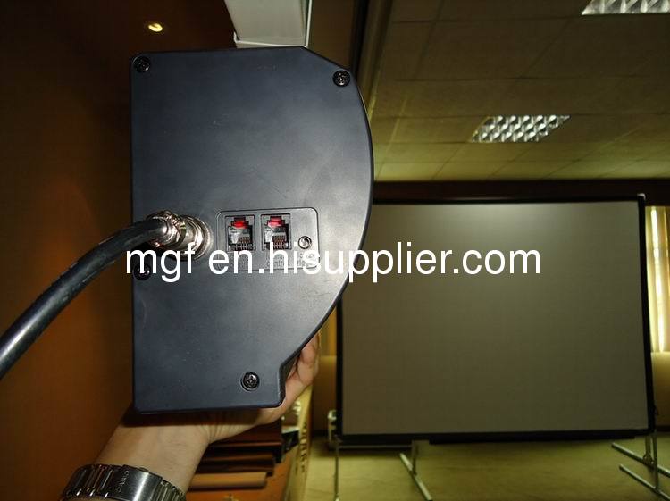 Electric tension projection screen with 12V trigger