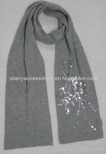 Acrylic knitted scarf with sequins