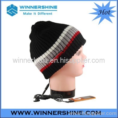 Striped rib knitting beanie headphone in clear sound