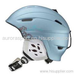 Ski helmet with 80 automatic molding machines