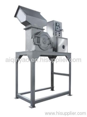 Fruit and vegetable crushing and pulping machine