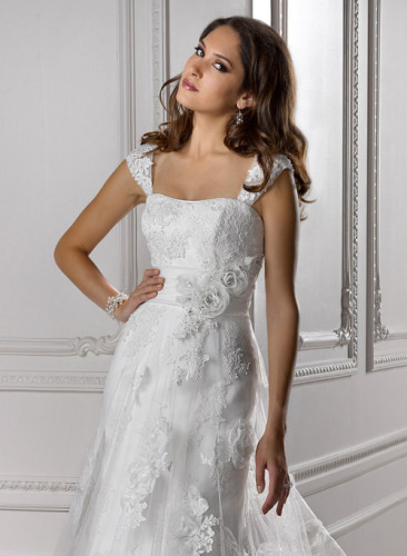 GEORGE BRIDE Strapless Chapel Train Lace Wedding Dress With Appliques