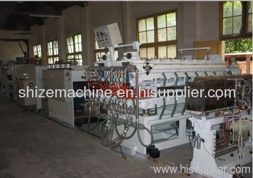 Polycarbonate hollow sheet production line