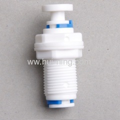 Water filter plastic bulk head adapter