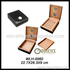 10 CT black cigar humidor with a drawer