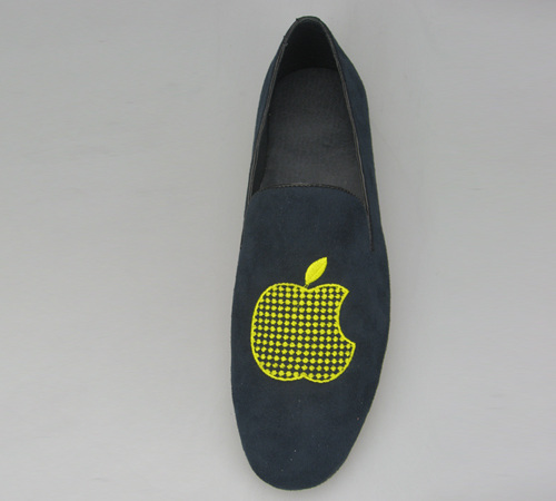 comfortable men velvet slippers with apple pattern China wholesale