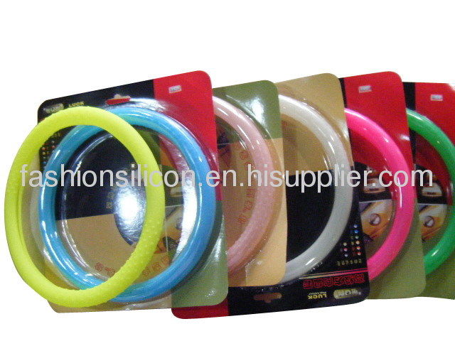 Beautiful silicone steering wheel cover
