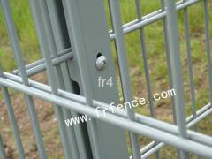 Double wiremesh fence
