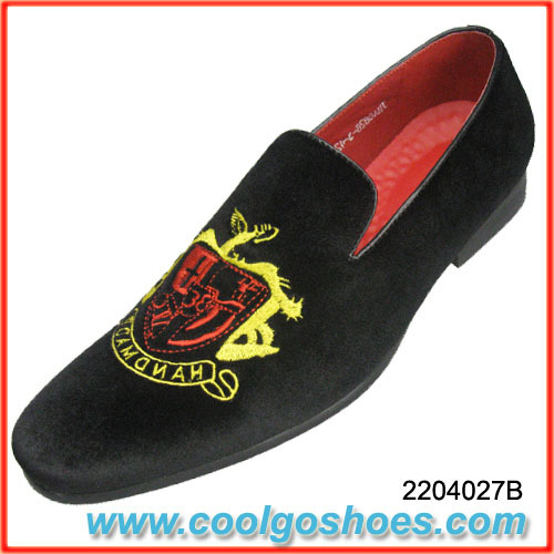 fashion style velvet slippers custom made embroidery supplier