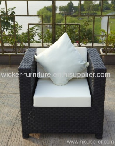 Patio wicker single chair with waterproof cushion