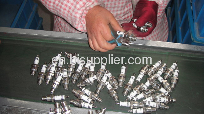Spark plug for Full-Size 2-stroke engines such as the Minarelli 1PE40QMB, 1DE41QMB 
