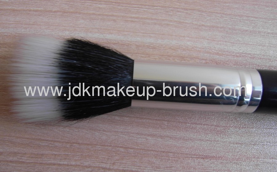  Good Duo Fiber Makeup Stippling Brush 
