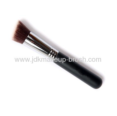 Classic Liquid Angled Foundation Brush