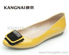 Sweet spring yellow flat