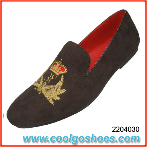 fashion wholesale velvet slippers for men with embroidery