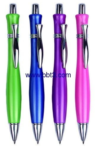 Promotional ballpen with pearl finish barrel and metal clip