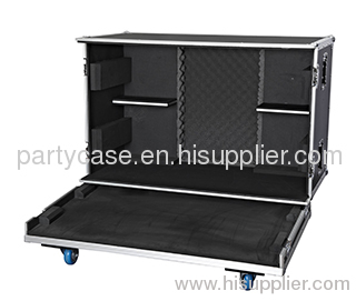 flight case for carrying two speakers