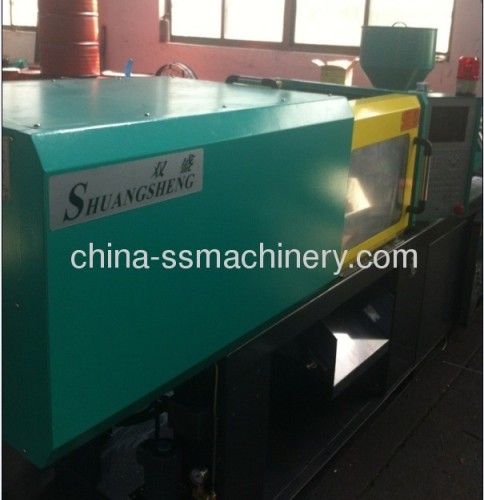 Small and precise plastic injection machine
