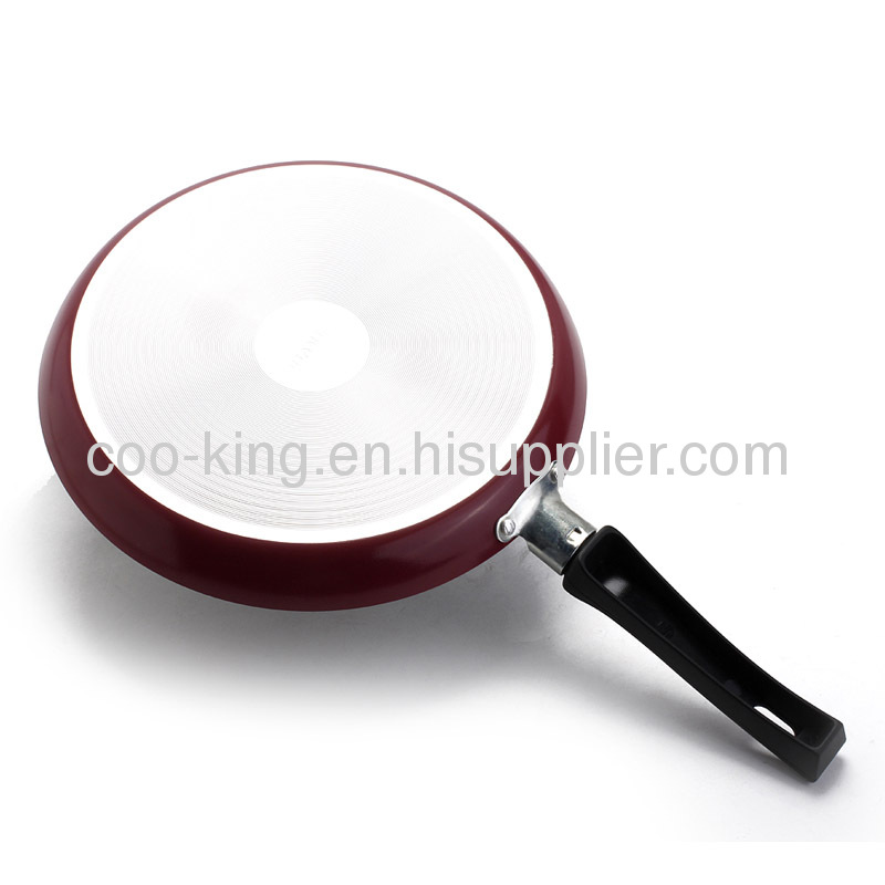 Press aluminum fry pan