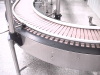 Swerving flat-top chain conveyor