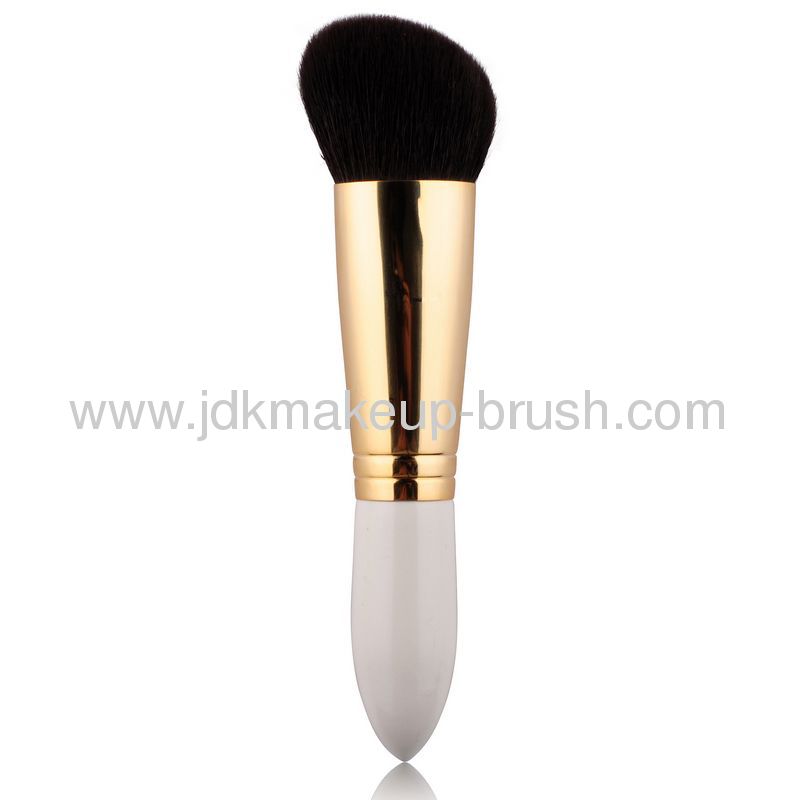 Angled Squirrel Hair Blush Brush