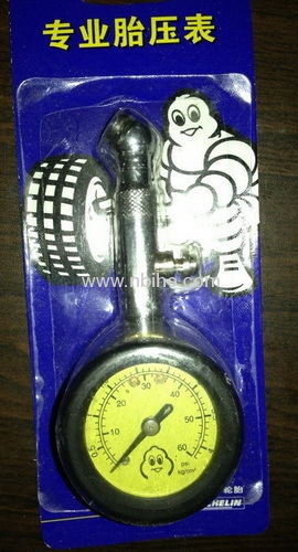 Michelin type dial air tire gauge with rubber casing and pressing button