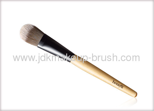 Luquid Foundation Makeup Brush with Natural wooden handle