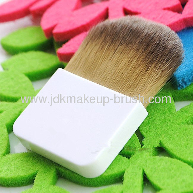 Compact Brand Blush Brush