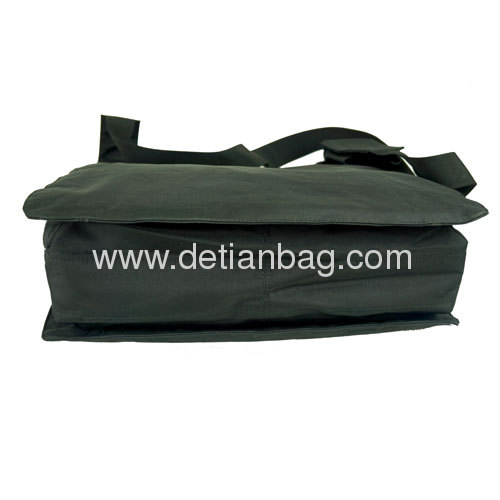 2013 newly custom design simple slim laptop shoulder bag